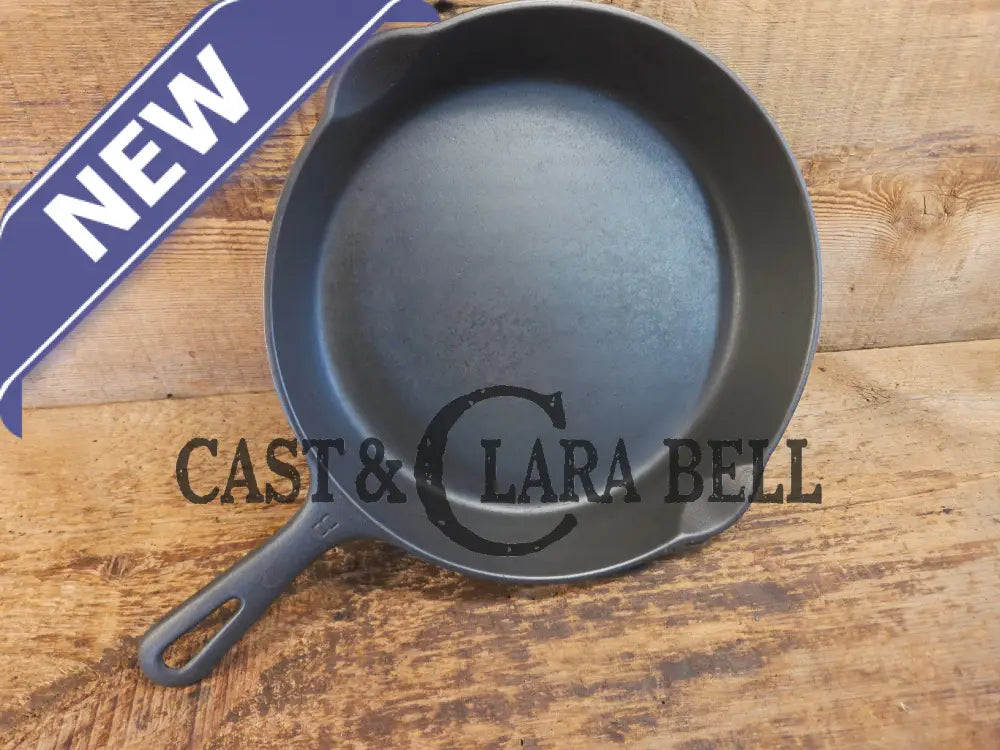 1940’s Griswold No. 8 Cast Iron Skillet with GROOVE handle and Small Block Logo 704 N - Skillet