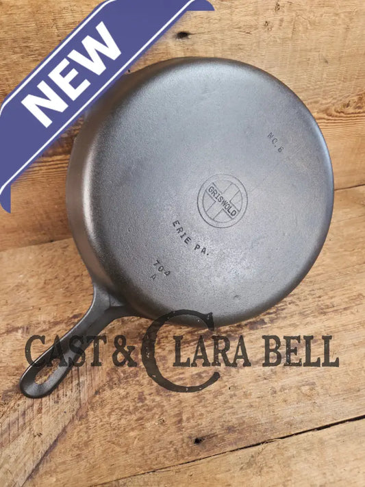 1940’s Griswold No. 8 Cast Iron Skillet with Small Block Logo 704 A. In beautiful condition. Almost mint Skillet