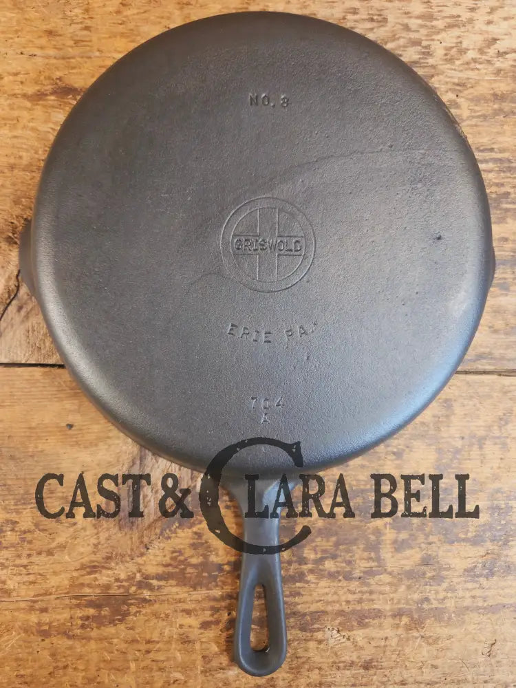 1940’s Griswold No. 8 Cast Iron Skillet with Small Block Logo 704 A. In beautiful condition. Almost mint - Skillet