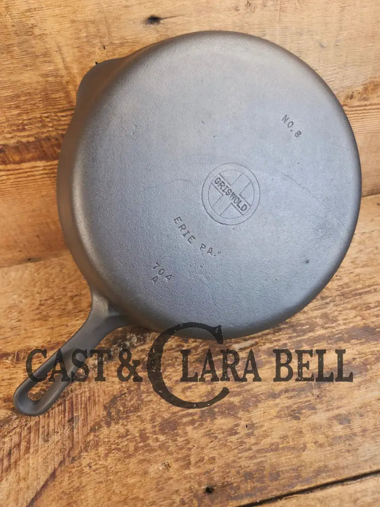 1940’s Griswold No. 8 Cast Iron Skillet with Small Block Logo 704 A. In beautiful condition. Almost mint - Skillet