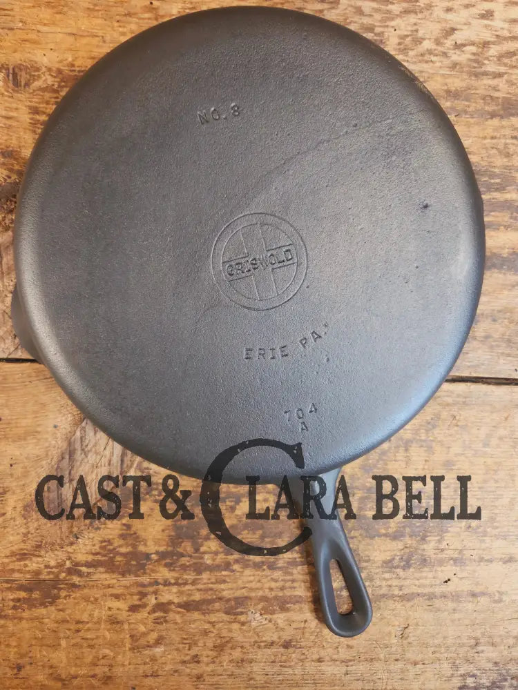 1940’s Griswold No. 8 Cast Iron Skillet with Small Block Logo 704 A. In beautiful condition. Almost mint - Skillet