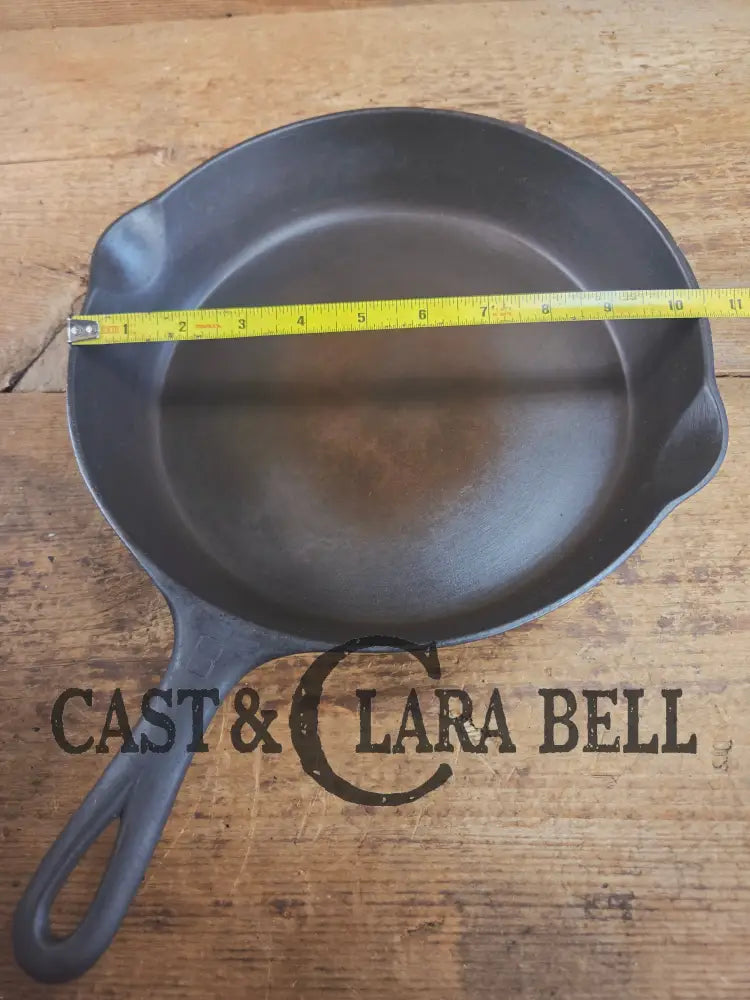 1940’s Griswold No. 8 Cast Iron Skillet with Small Block Logo 704 J. In beautiful condition. Almost mint Skillet