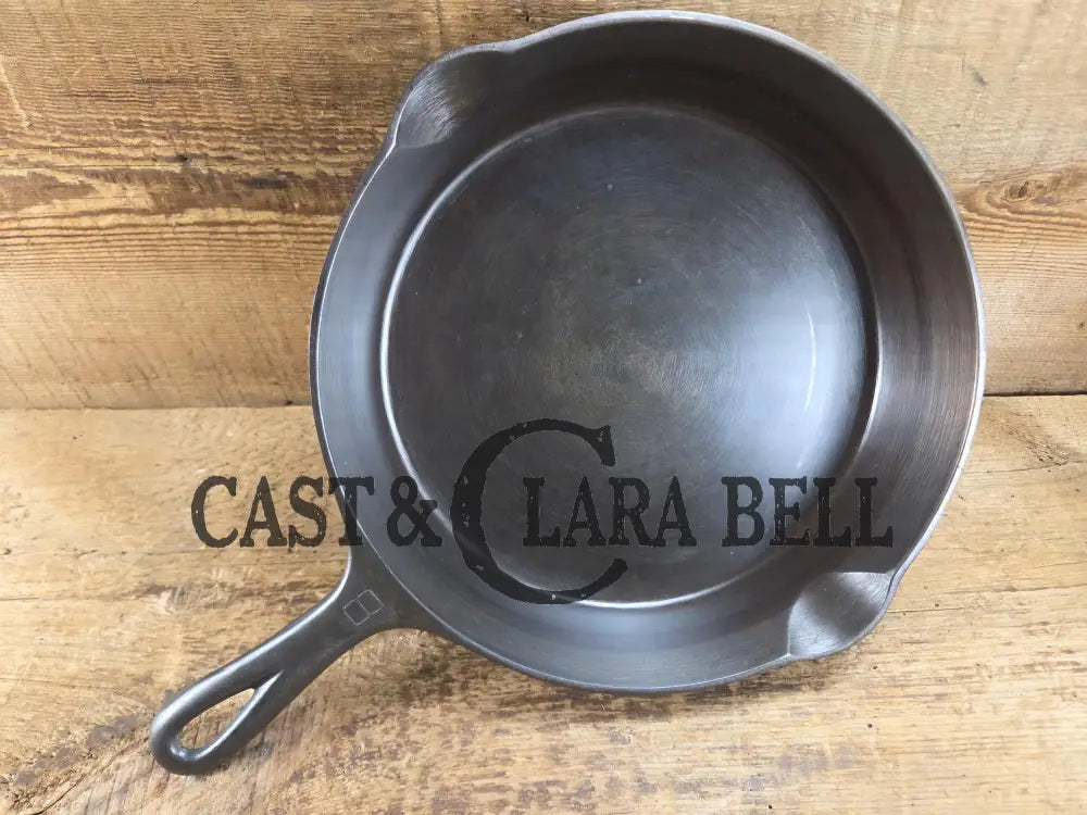 1940’s Griswold No. 8 Cast Iron Skillet with Small Block Logo 704 J. In beautiful condition. Almost mint Skillet