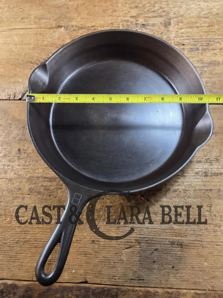 1940’s Griswold No. 8 Cast Iron Skillet with Small Block Logo 704 J. In beautiful condition. Almost mint Skillet