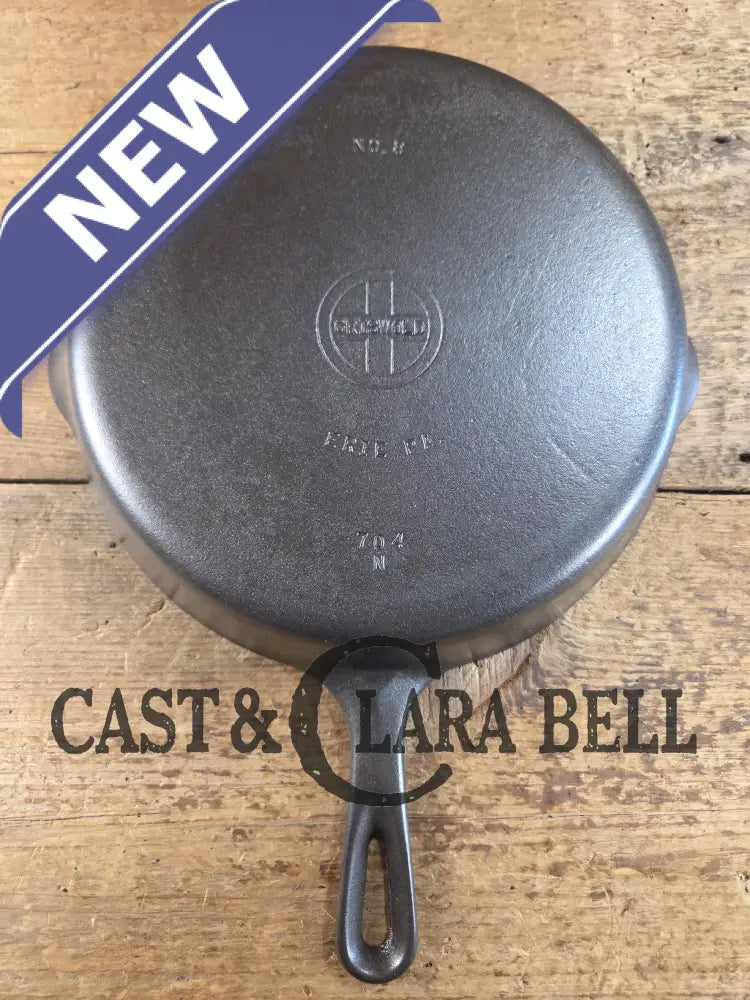 1940’s Griswold No. 8 Cast Iron Skillet with Small Block Logo 704 N. In beautiful condition. Almost mint Skillet