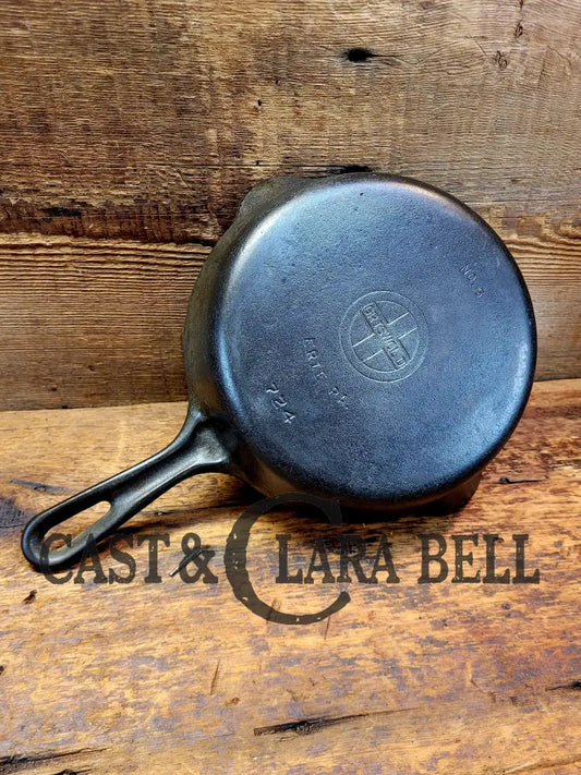 1940’S Unique Griswold No. 5 Skillet With Groove Handle. Small Block Logo And Smooth Bottom 724.