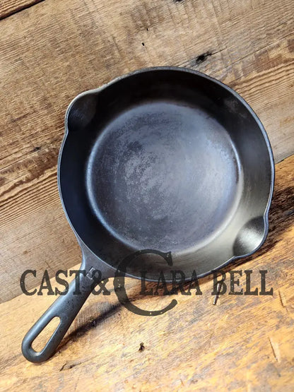 1940’S Unique Griswold No. 5 Skillet With Groove Handle. Small Block Logo And Smooth Bottom A