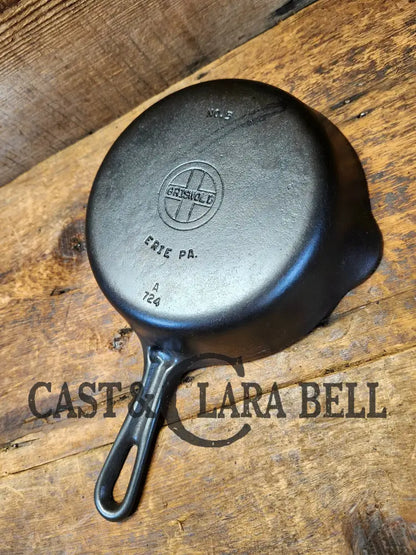 1940’S Unique Griswold No. 5 Skillet With Groove Handle. Small Block Logo And Smooth Bottom A