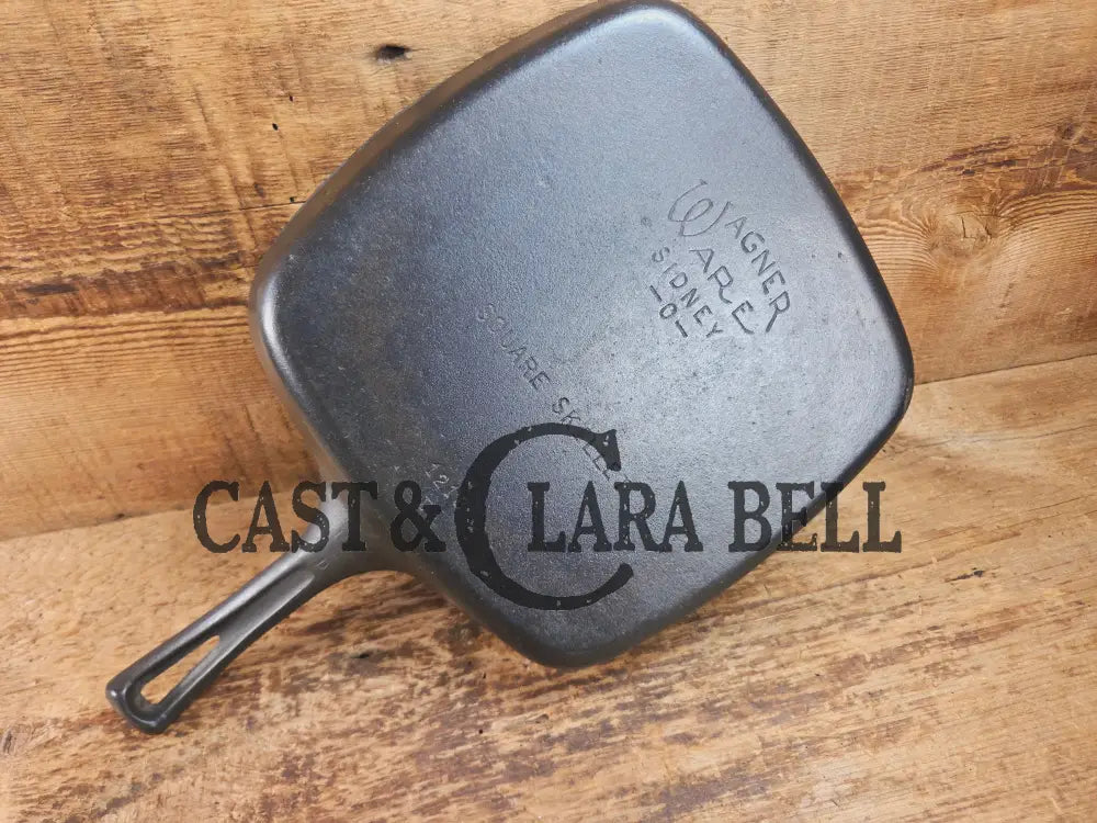 1940’s Wagner Square Skillet with Stylized Logo 1218 D. GREAT pan to have in the kitchen! Skillet