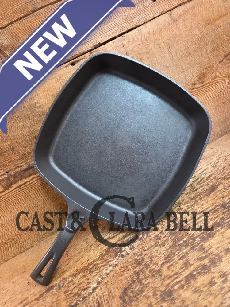 1940’s Wagner Square Skillet with Stylized Logo 1218 D. GREAT pan to have in the kitchen! Skillet