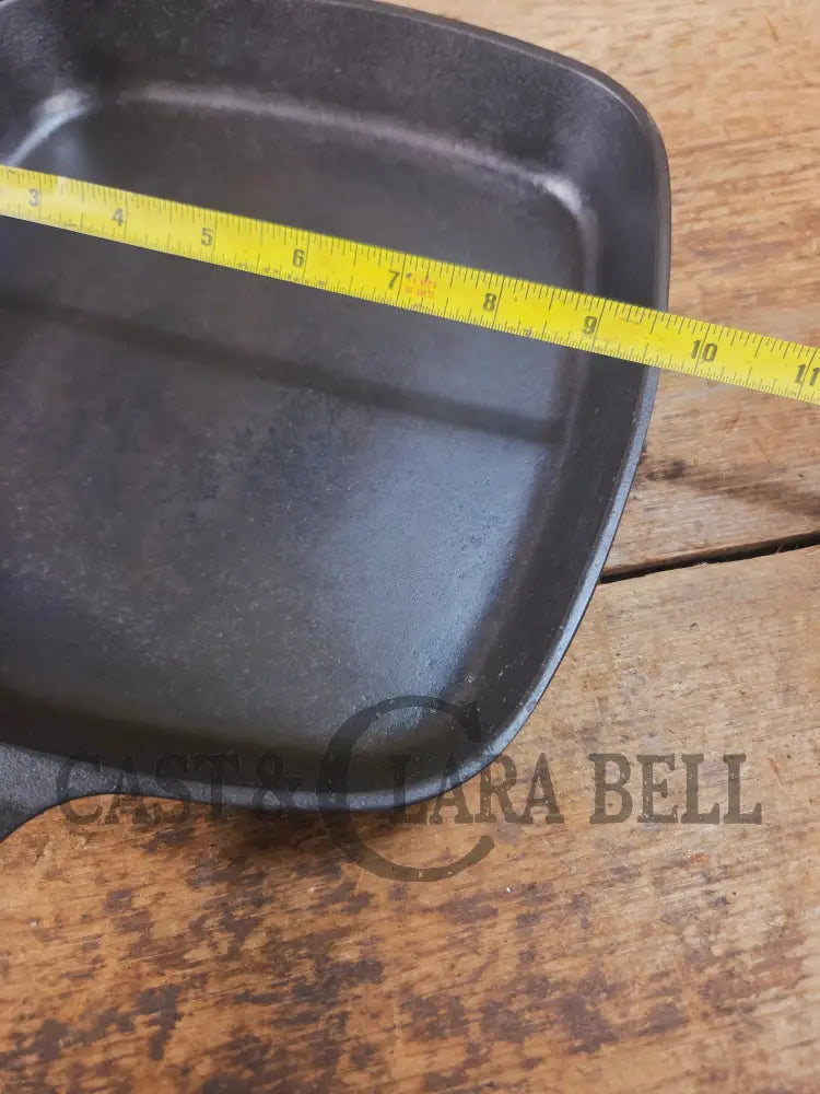 1940’s Wagner Square Skillet with Stylized Logo 1218 D. GREAT pan to have in the kitchen! Skillet