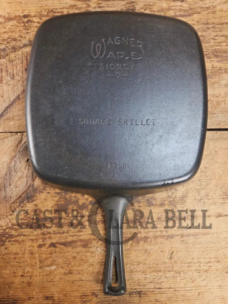 1940’s Wagner Square Skillet with Stylized Logo 1218 D. GREAT pan to have in the kitchen! Skillet