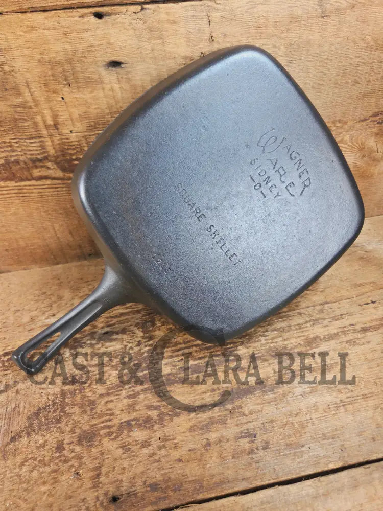 1940’s Wagner Square Skillet with Stylized Logo 1218 D. GREAT pan to have in the kitchen! Skillet
