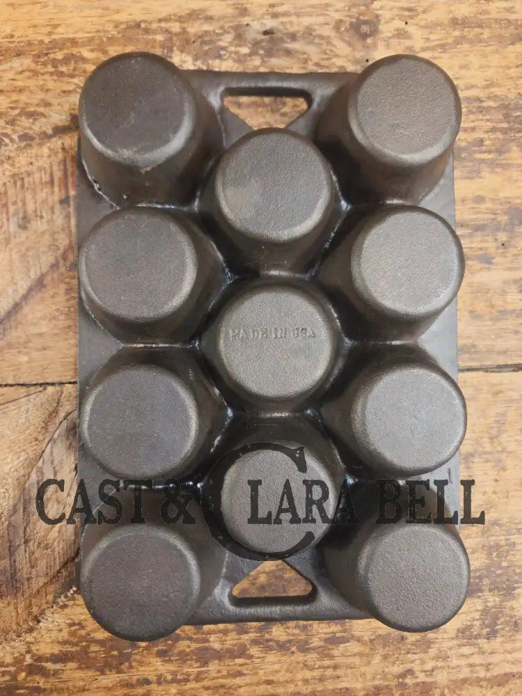 1950’s Era Wagner Cast Iron Popover Pan 11 cup. Perfect for cornbread muffins or popovers SC24 - Bakeware