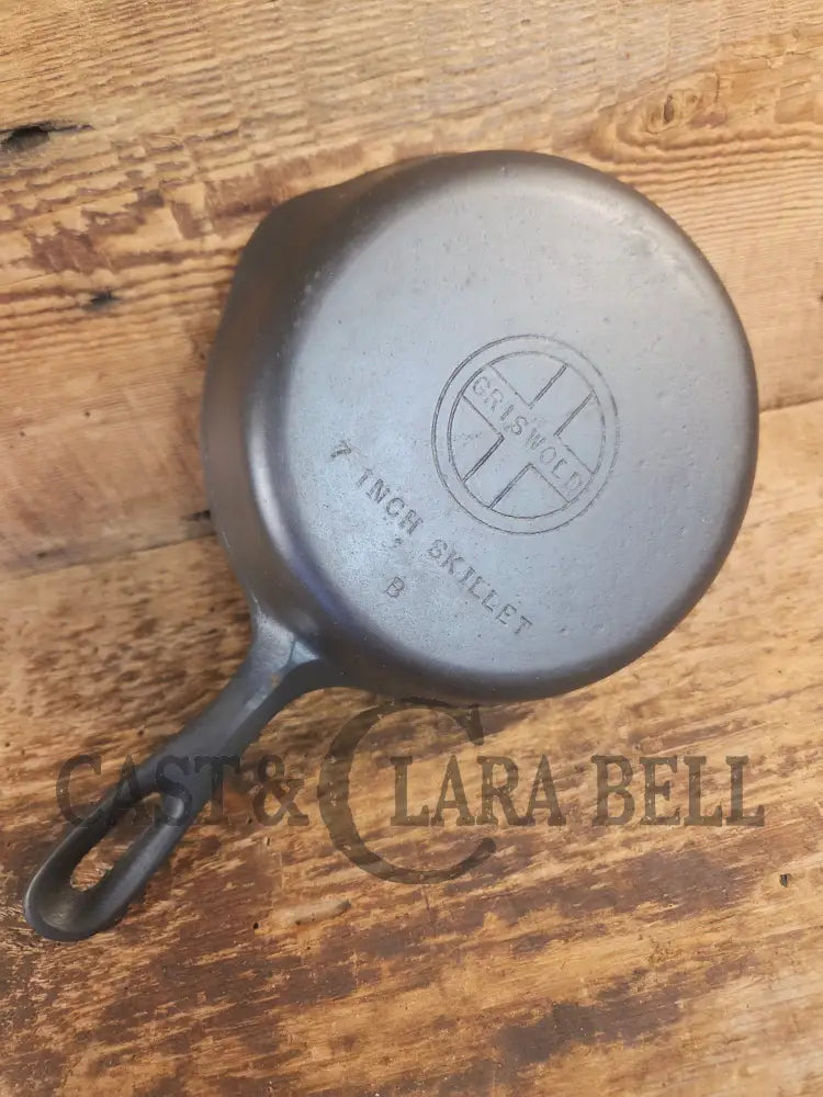 1950’s Wagner made Griswold #4 B Skillet with Smooth Bottom. A fantastic #4 skillet - Skillet