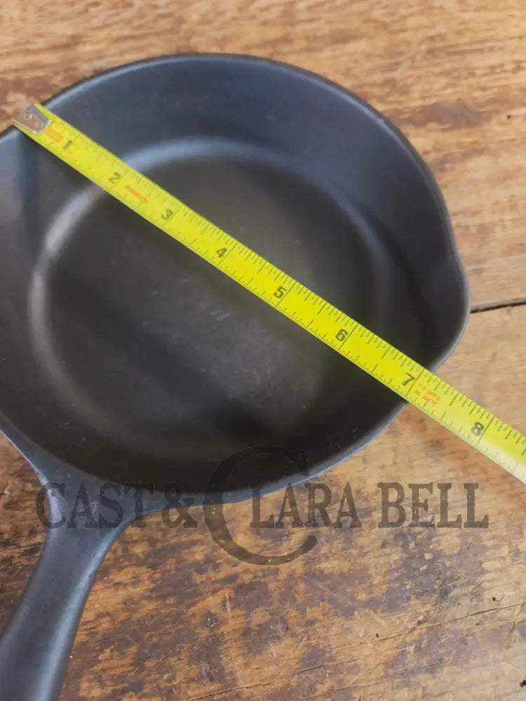 1950’s Wagner made Griswold #4 B Skillet with Smooth Bottom. A fantastic #4 skillet - Skillet