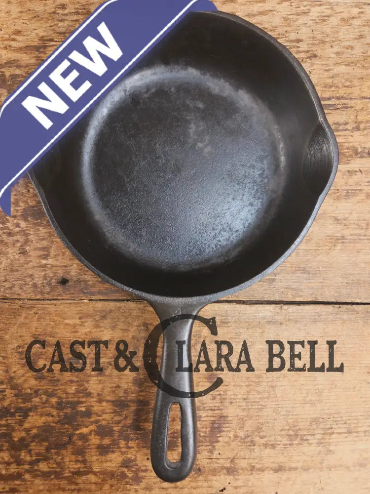 1950’s Wagner made Griswold #4 Skillet with Smooth Bottom. A fantastic #4 skillet Skillet