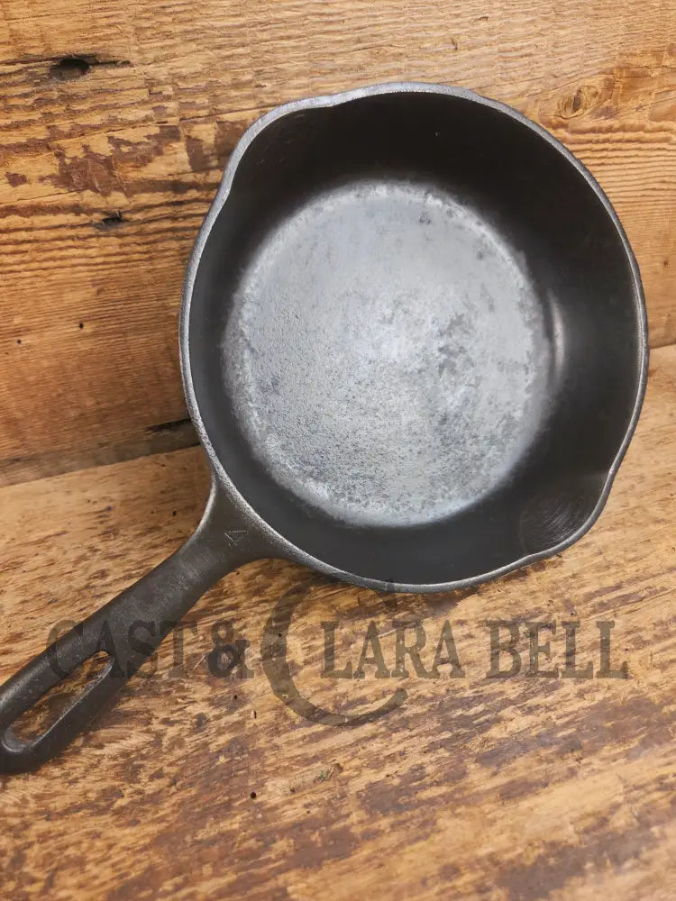 1950’s Wagner made Griswold #4 Skillet with Smooth Bottom. A fantastic #4 skillet Skillet