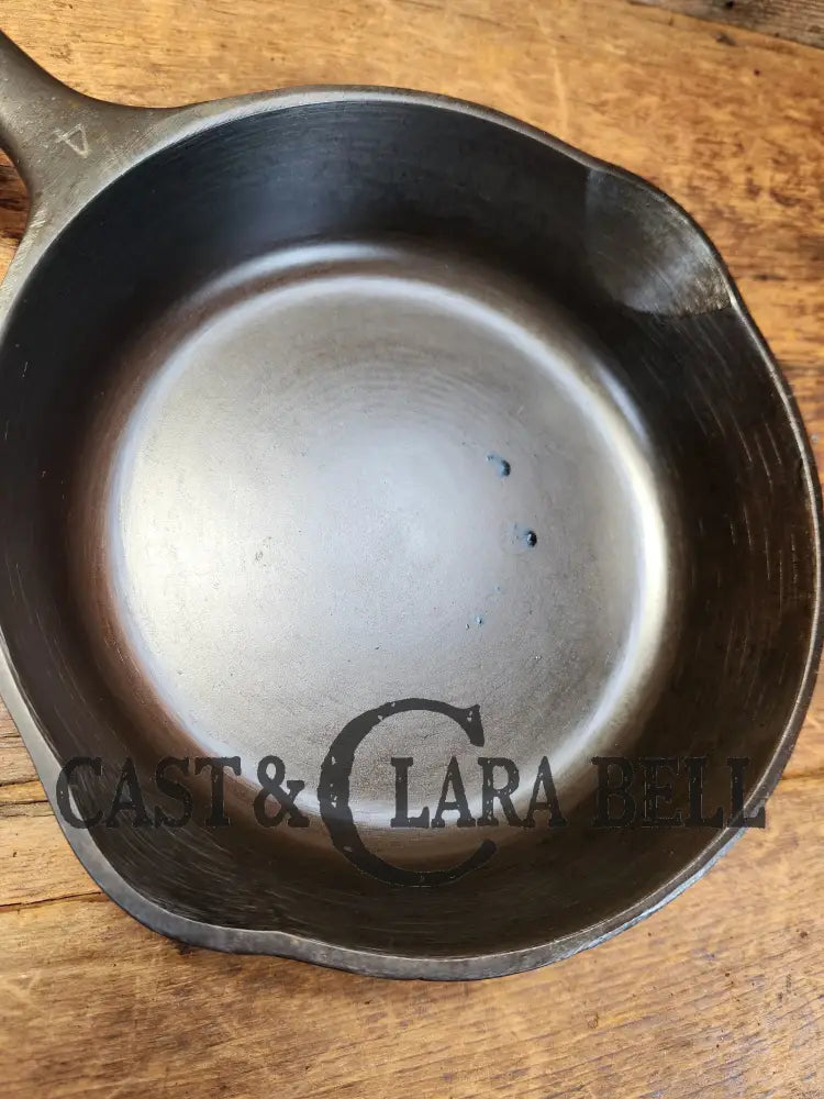 1950’S Wagner Made Griswold #4 Skillet With Smooth Bottom. Tough To Find And A Fantastic Skillet!