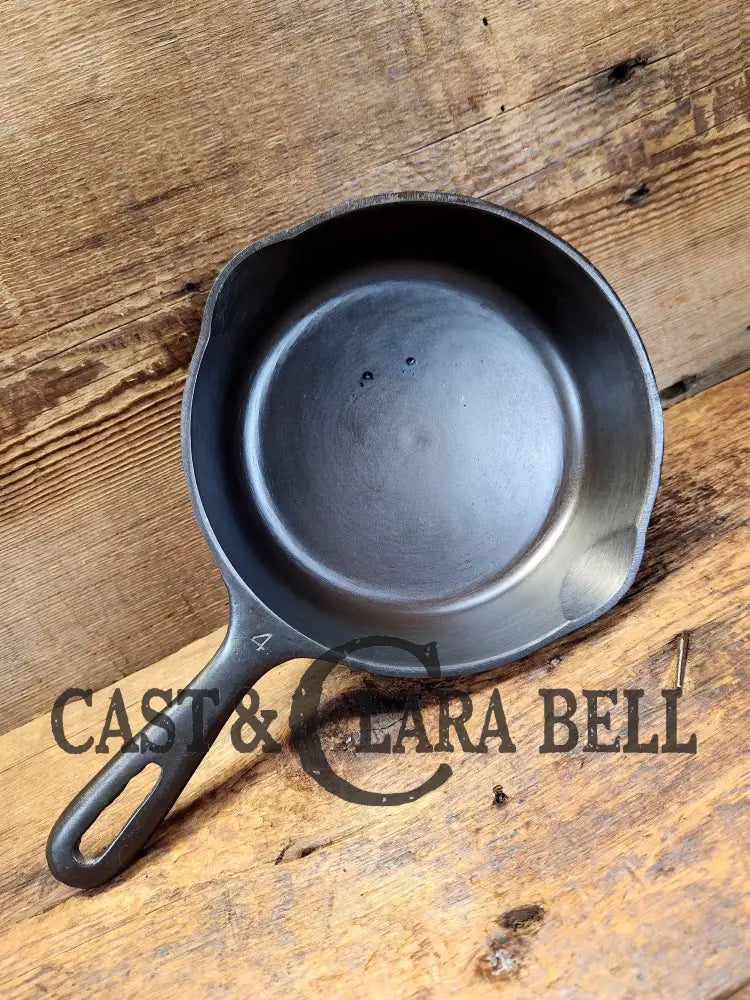 1950’S Wagner Made Griswold #4 Skillet With Smooth Bottom. Tough To Find And A Fantastic Skillet!