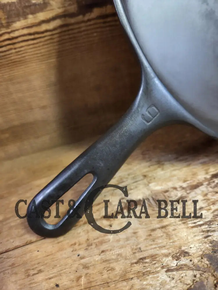 1950’s Wagner made Griswold #9 Skillet with Smooth Bottom. FANTASTIC daily cooker for gas or electric coil only. 11 1/4