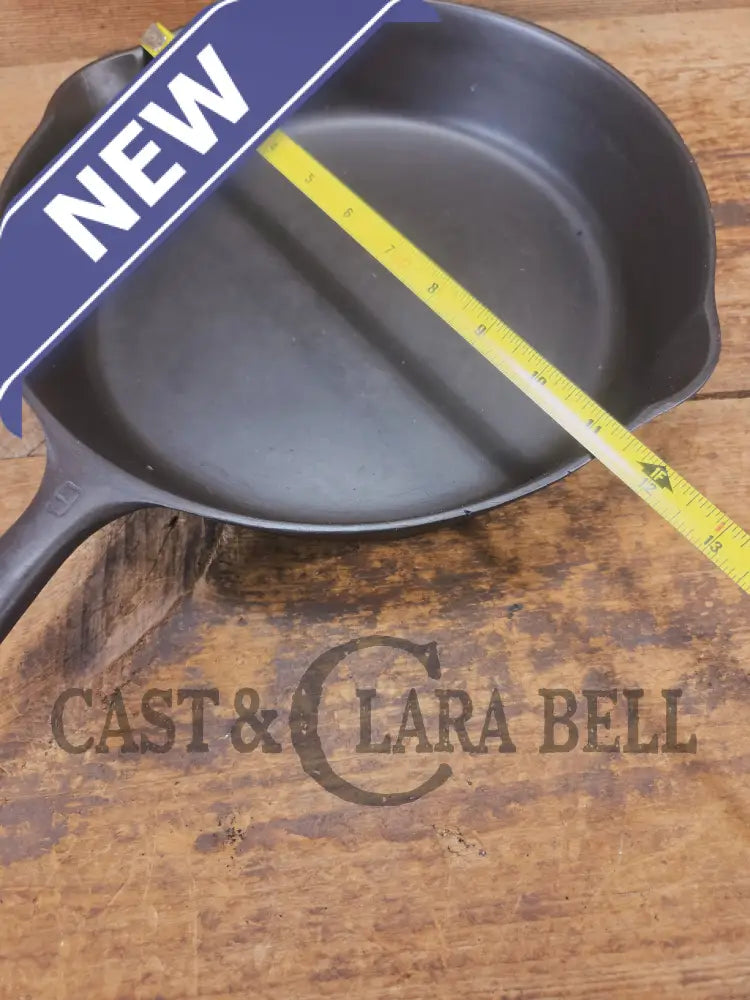 1950’s Wagner made Griswold #9 Skillet with Smooth Bottom. FANTASTIC daily cooker for gas or electric coil only. 11 1/4
