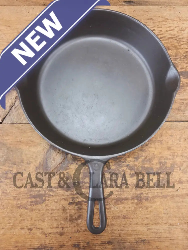 1950’s Wagner made Griswold #9 Skillet with Smooth Bottom. FANTASTIC daily cooker for gas or electric coil only. 11 1/4