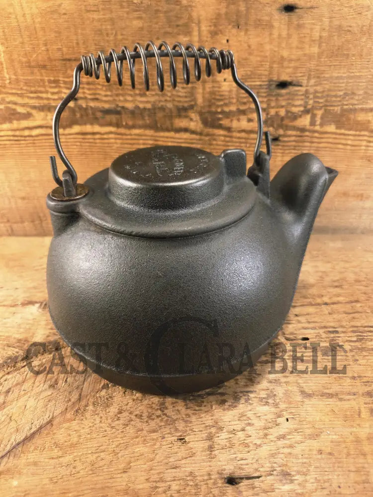 1950’s Wagner Ware Humidifier/Kettle. Functional for humidifying or decorative display! Not for use in consumption