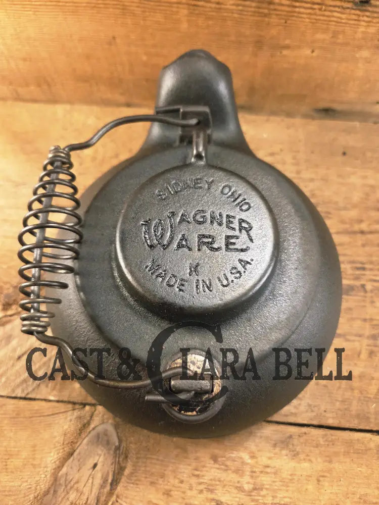 1950’s Wagner Ware Humidifier/Kettle. Functional for humidifying or decorative display! Not for use in consumption