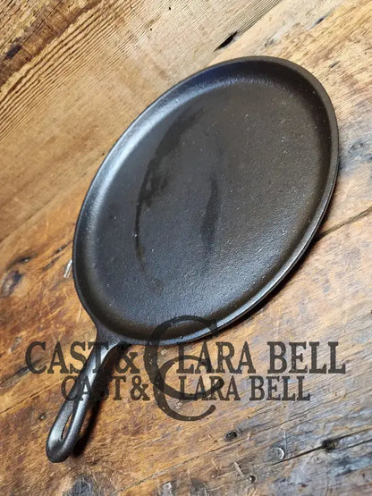 1960-1990’S Lodge #9 Cast Iron Round Griddle. Great Daily User For Grilled Sandwiches!