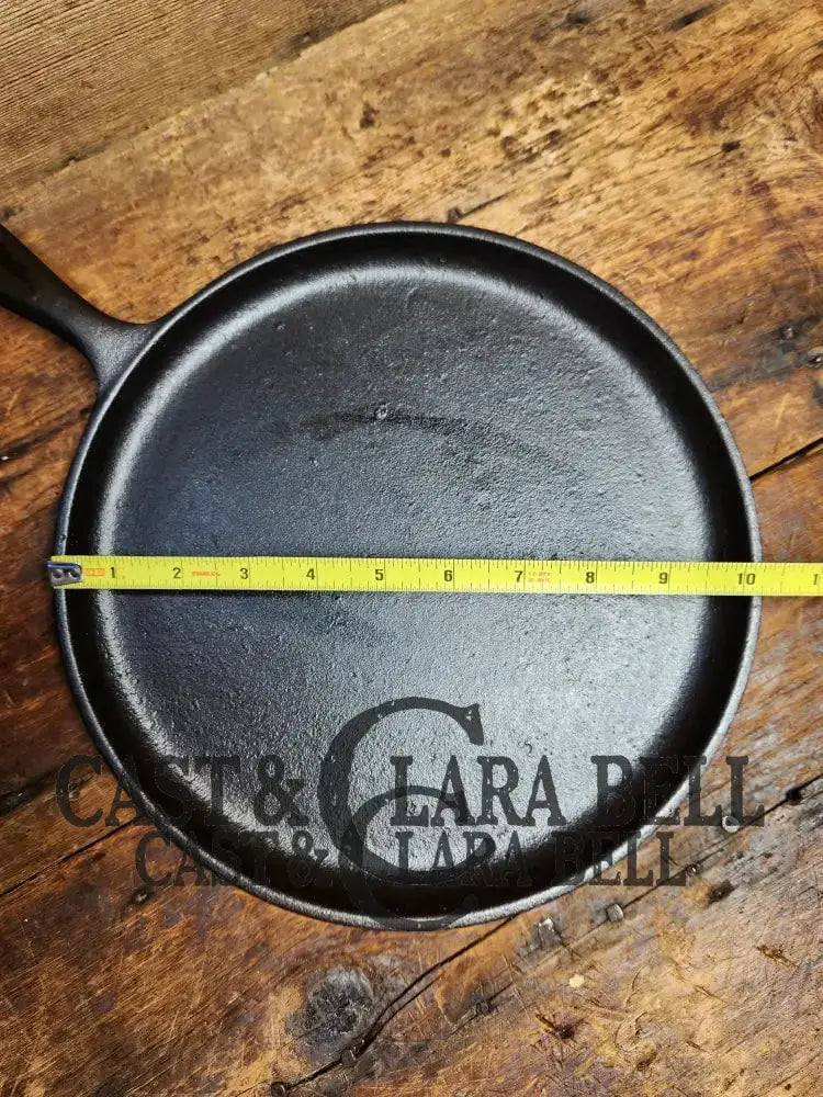 1960-1990’S Lodge #9 Cast Iron Round Griddle. Great Daily User For Grilled Sandwiches!