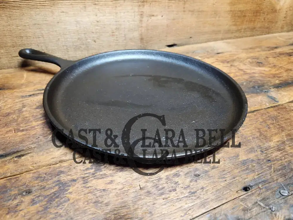 1960-1990’S Lodge #9 Cast Iron Round Griddle. Great Daily User For Grilled Sandwiches!