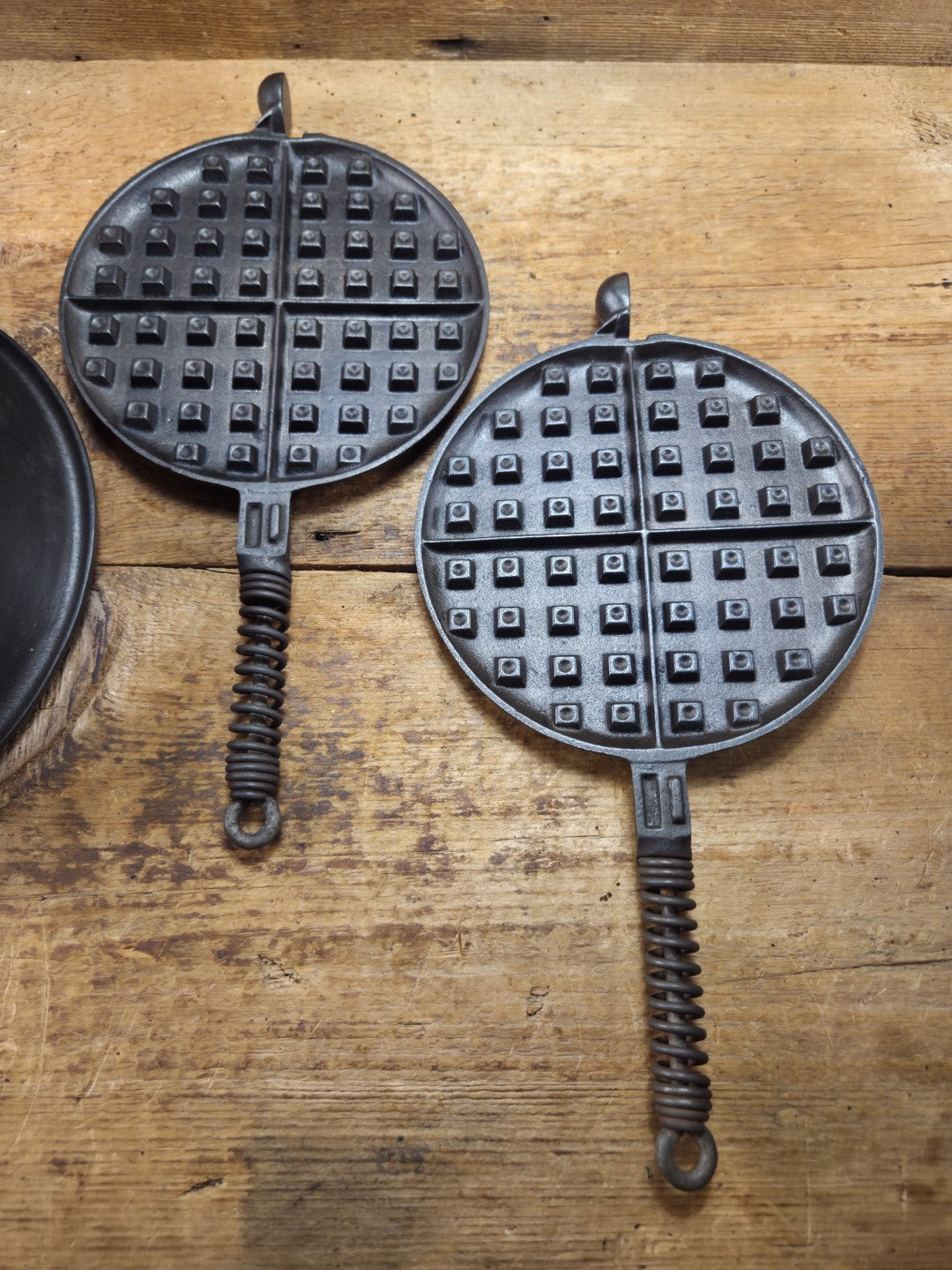 1920's Early Wagner Ware 1408 #8 Waffle Iron with Tall Base!  A wonderful waffle iron for all cook tops.  Great gift!!