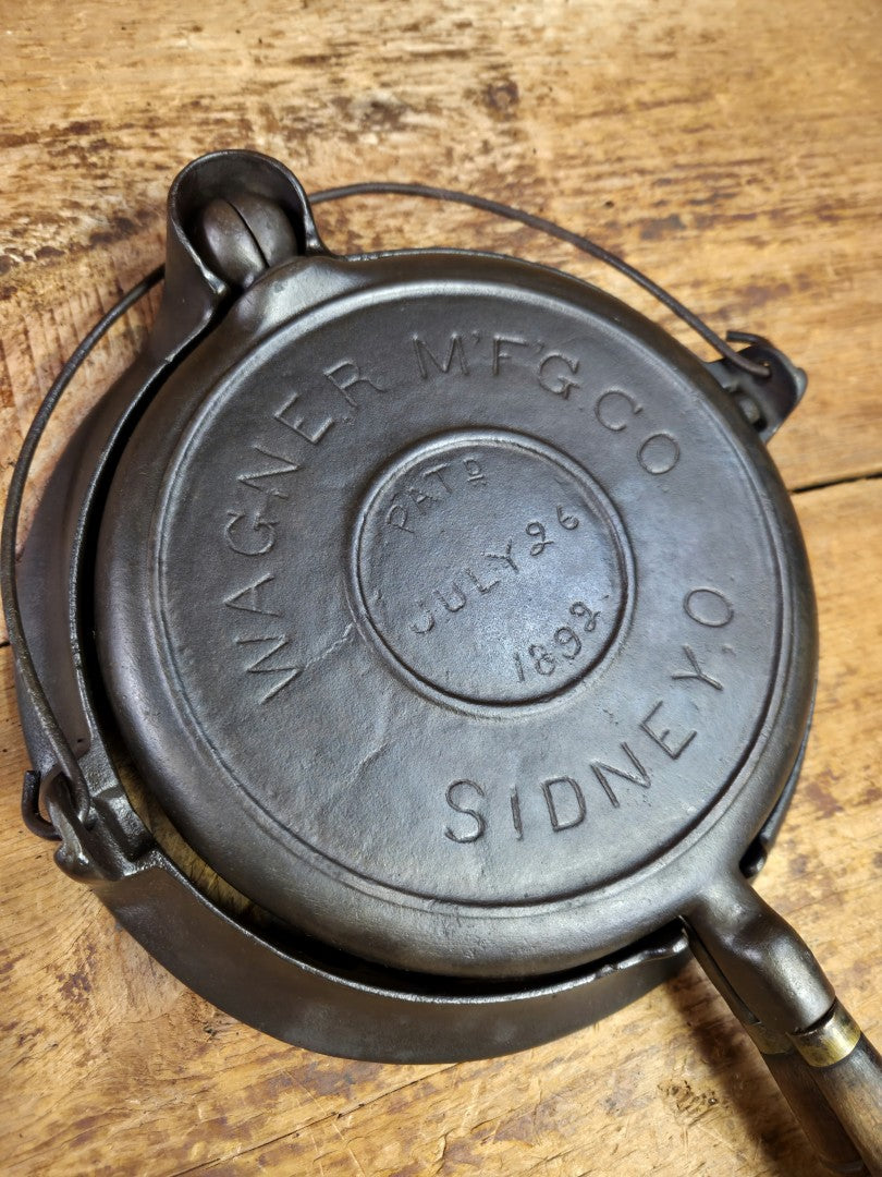 EARLY 1900's Wagner MFG Co, 1892 No. 8 Waffle Iron with Short Base!  Just Gorgeous!