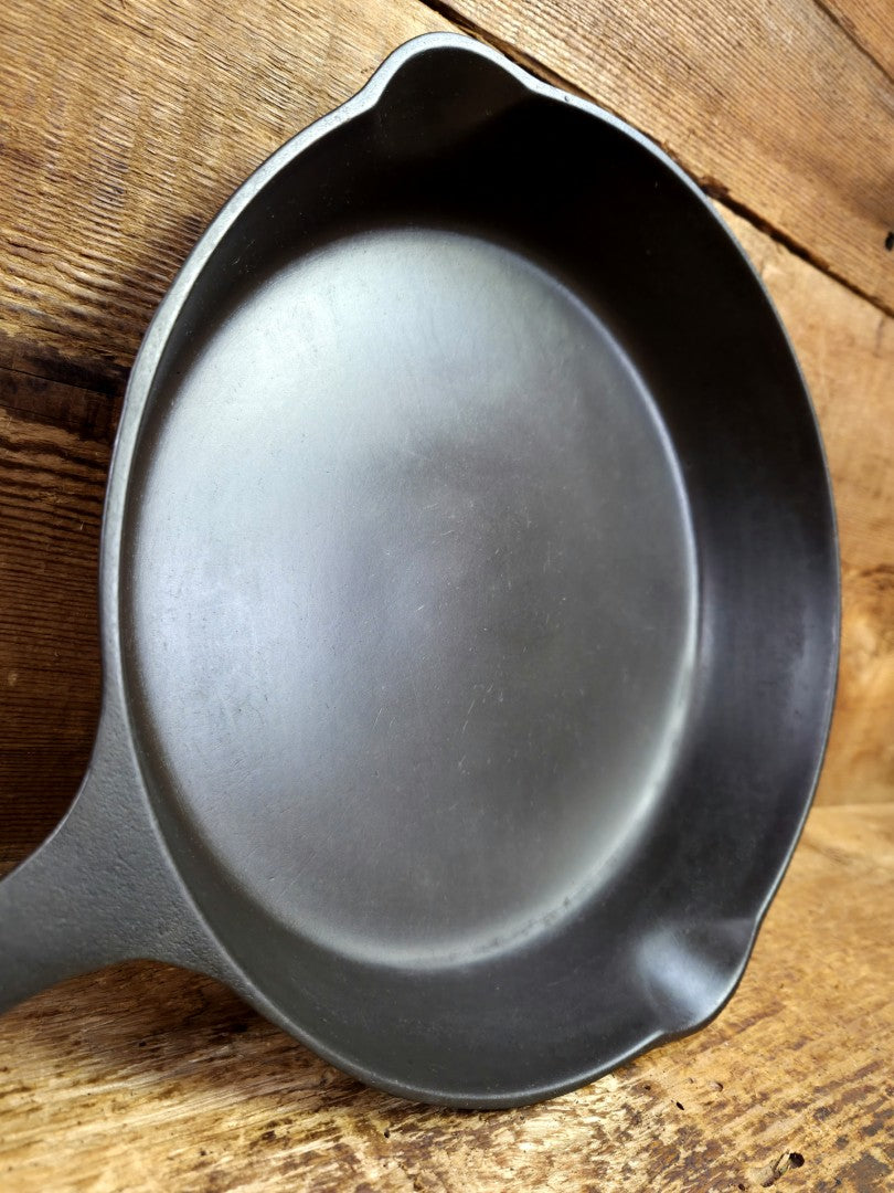 The Classic 8! 1940’s Iron Mountain by Griswold #8 Skillet with Heat Ring 1033. Unique brand from an iconic company