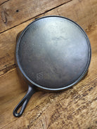 Great skillet and awesome story! 1920’s Chicago Hardware Foundry #9 ’Diamond’ skillet Skillet
