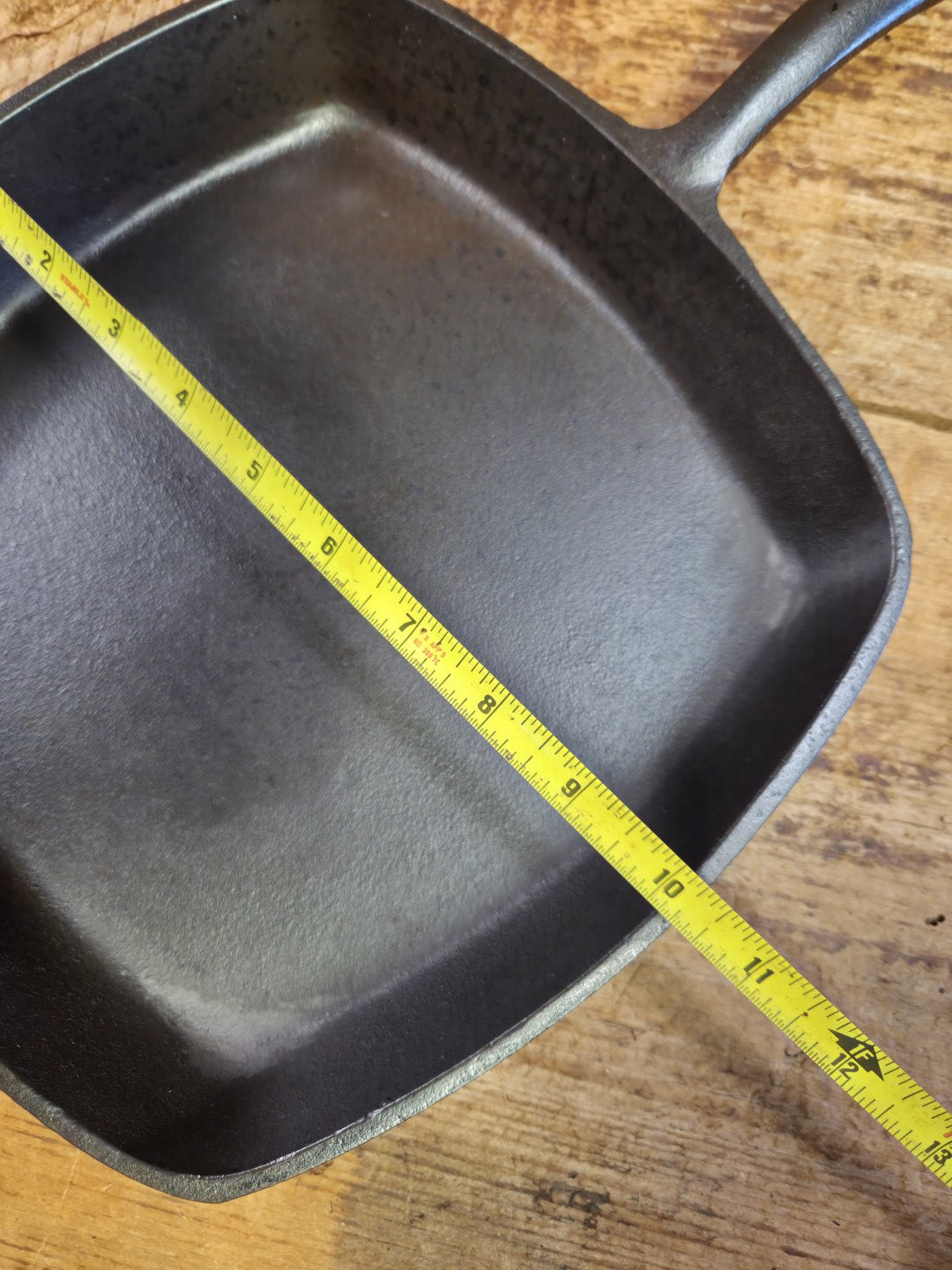 Great daily workhorse! 1960’s era Birmingham (BSR) Stove & Range cast iron square fryer skillet Skillet