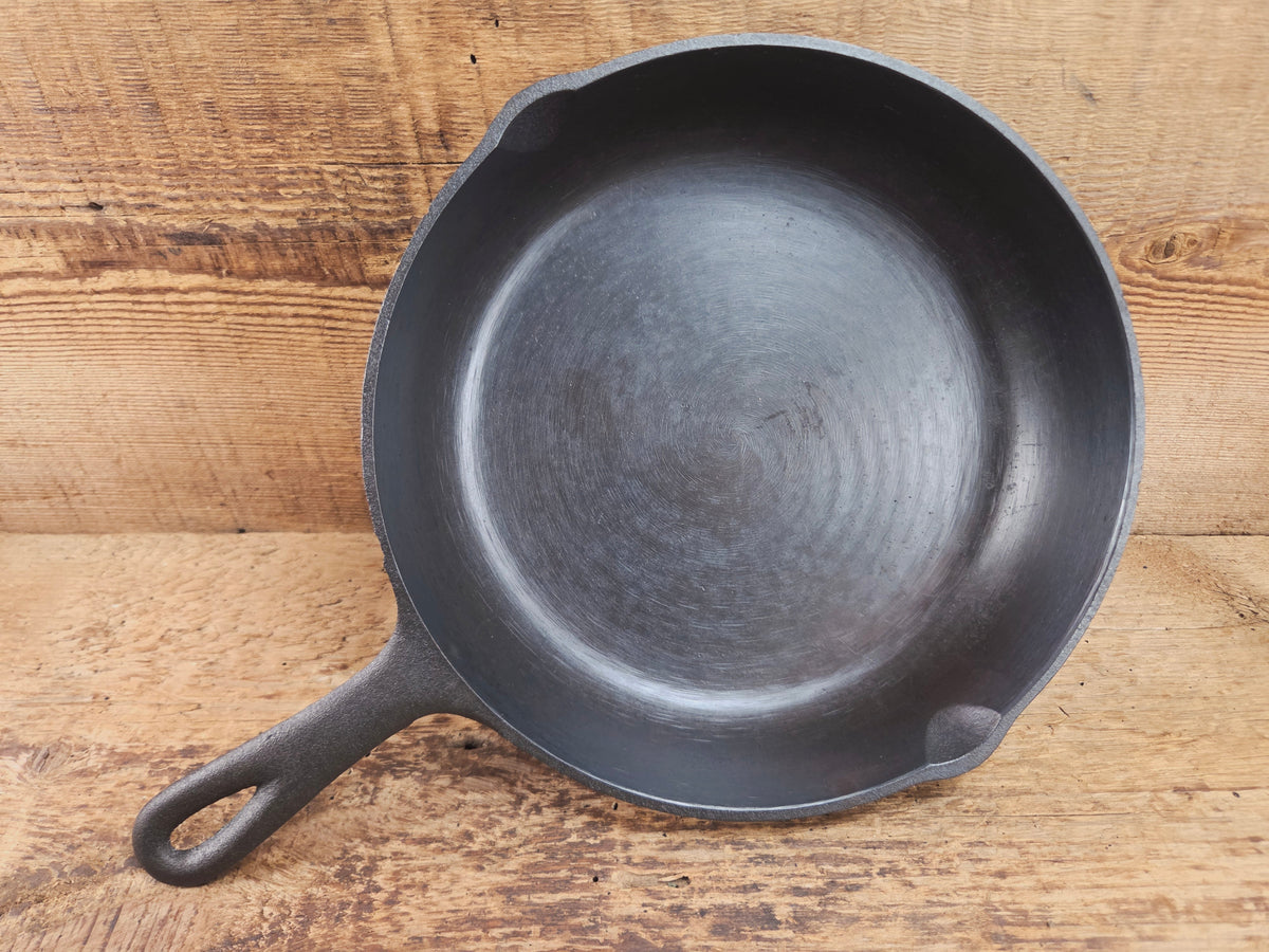 Classic southern skillet! Birmingham Stove & Range Century Series No. 6 Skillet with Heat Ring 9 3/8 in Made in USA