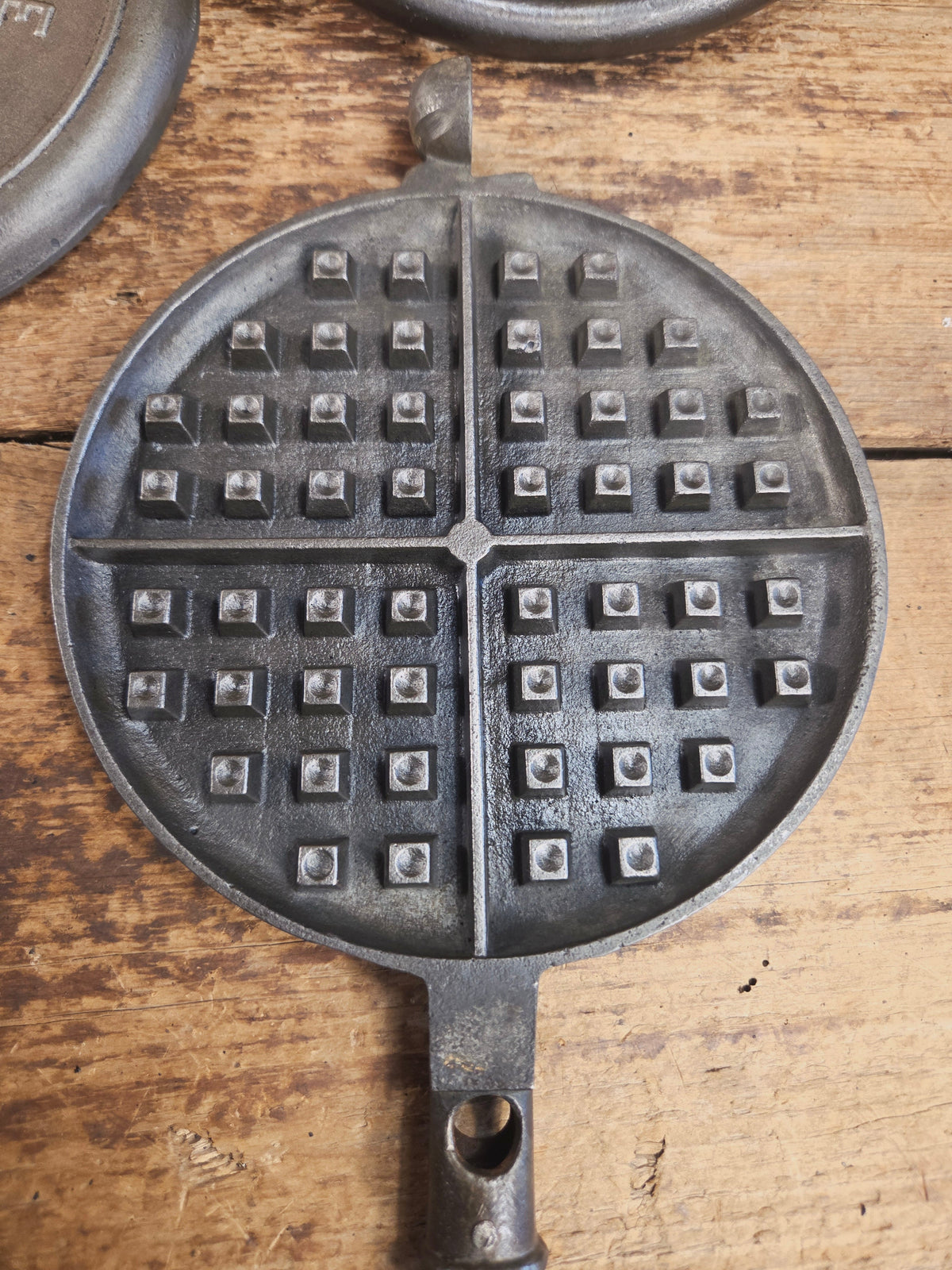 Gorgeous original complete Favorite Piqua tall base waffle iron. Est 1920’s and makes crispy waffles! (Copy) Waffle Iron