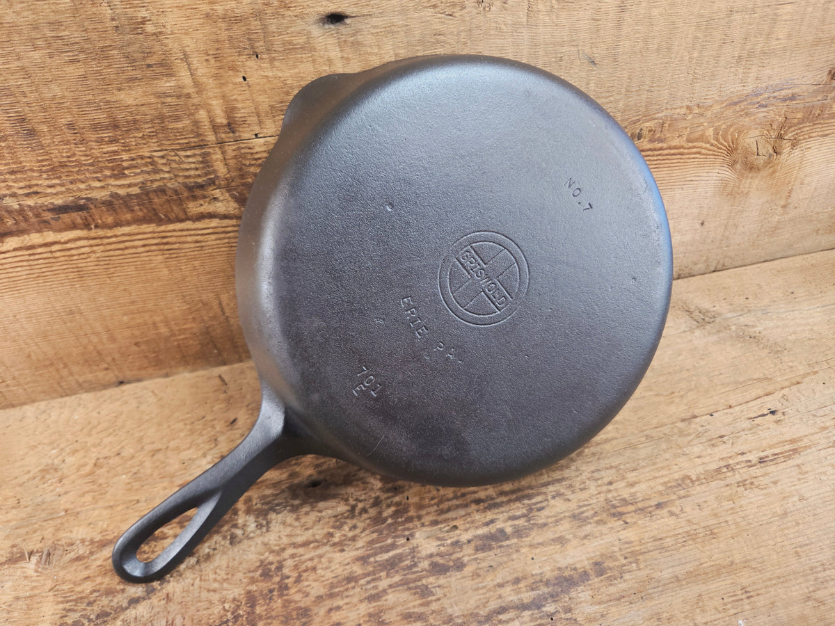 HTF Griswold No. 7 Cast Iron Skillet with Small Block Logo and Grooved Handle 701 Skillet