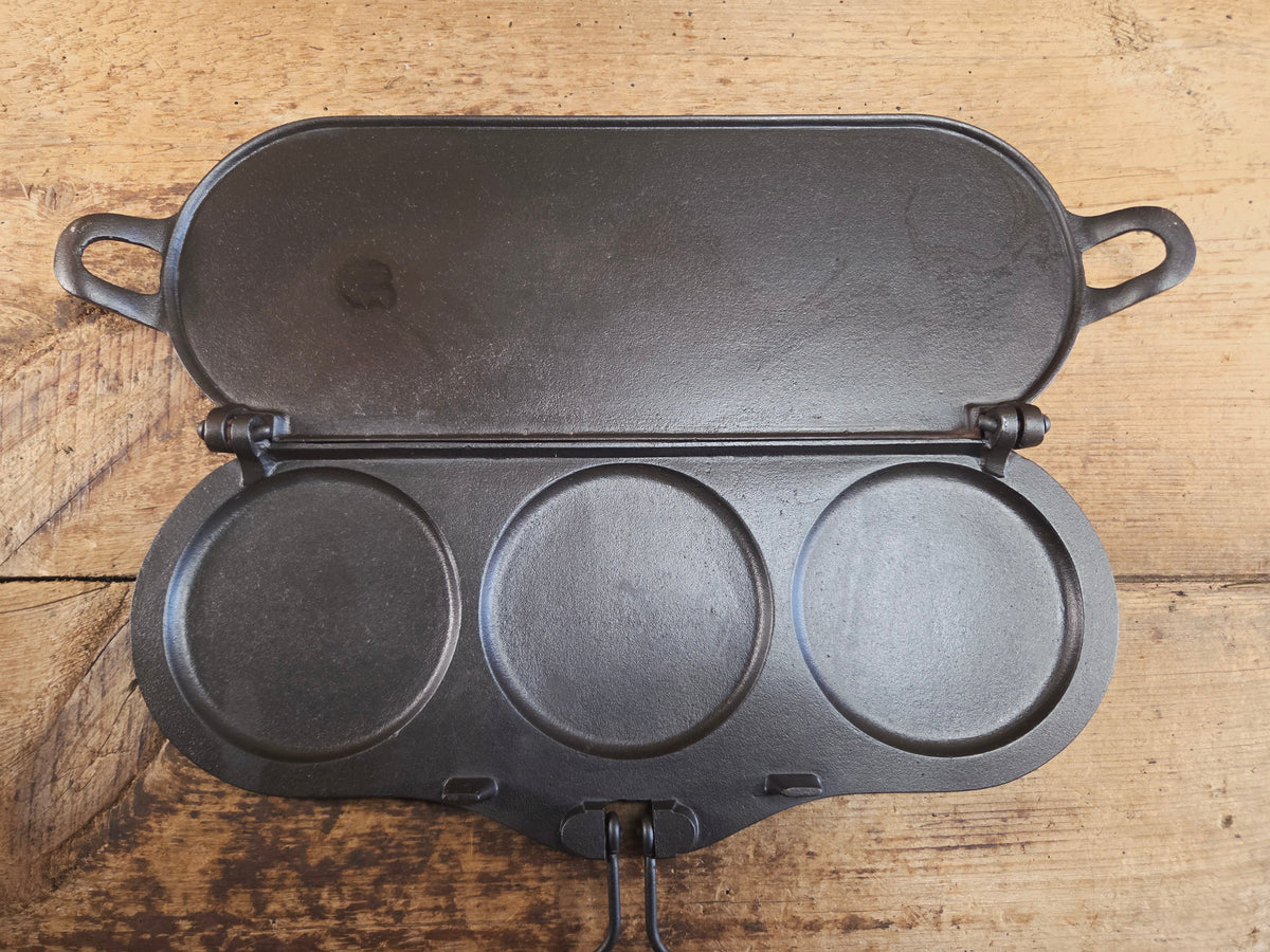 Hot Item!! Late 1800’s Fully Marked Highland Foundry Co pancake flop griddle. Very unique gift idea and new family