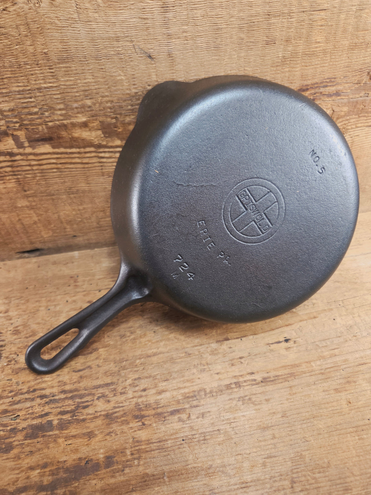 1930’s Griswold No. 5 Saute Skillet Small Logo Grooved Handle Smooth Bottom 724 M. Restored and Ready to Use! Skillet