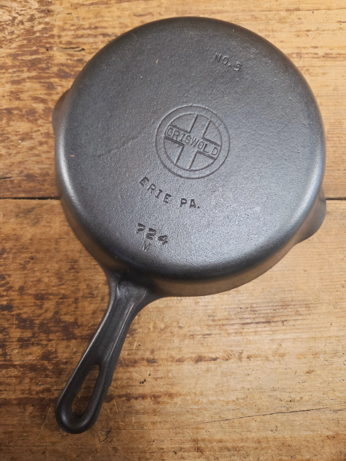 1930’s Griswold No. 5 Saute Skillet Small Logo Grooved Handle Smooth Bottom 724 M. Restored and Ready to Use! Skillet