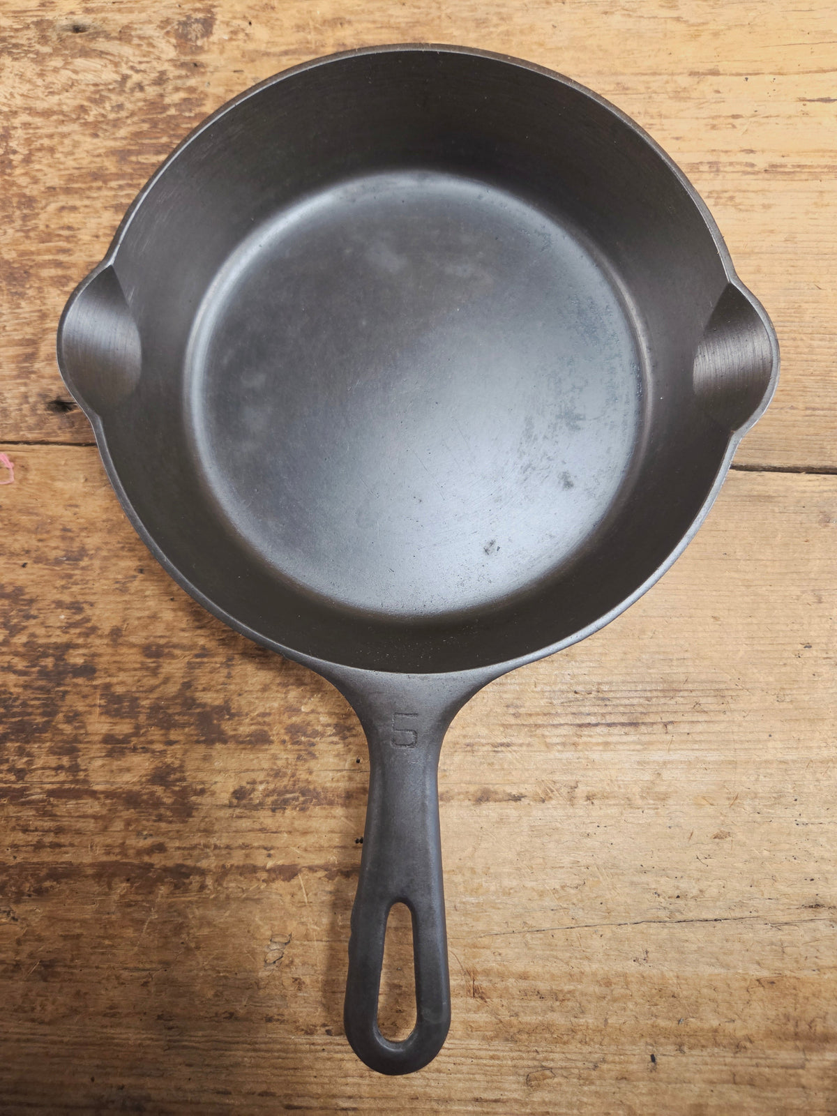 1930’s Griswold No. 5 Saute Skillet Small Logo Grooved Handle Smooth Bottom 724 M. Restored and Ready to Use! Skillet