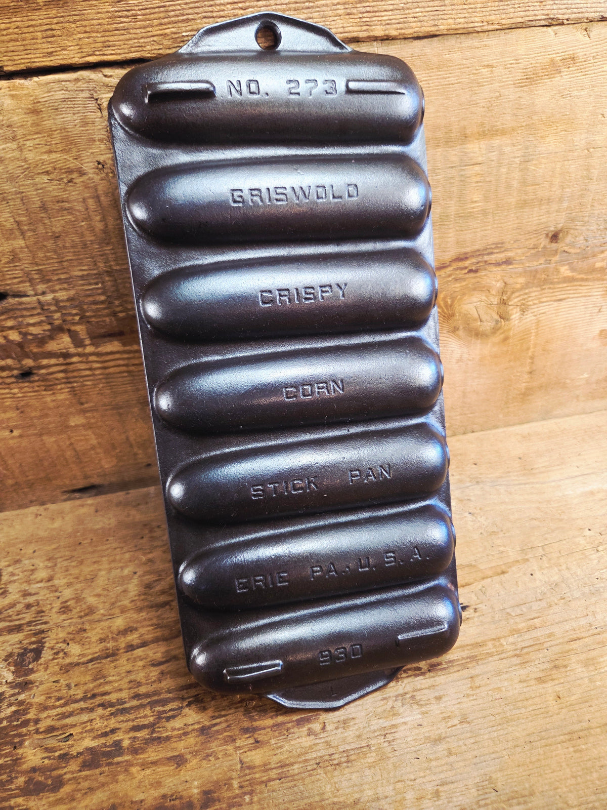 Beautiful Griswold No. 273 Crispy Corn Stick Pan p/n 930. Great gift idea or a perfect gift for you! Restored and Ready