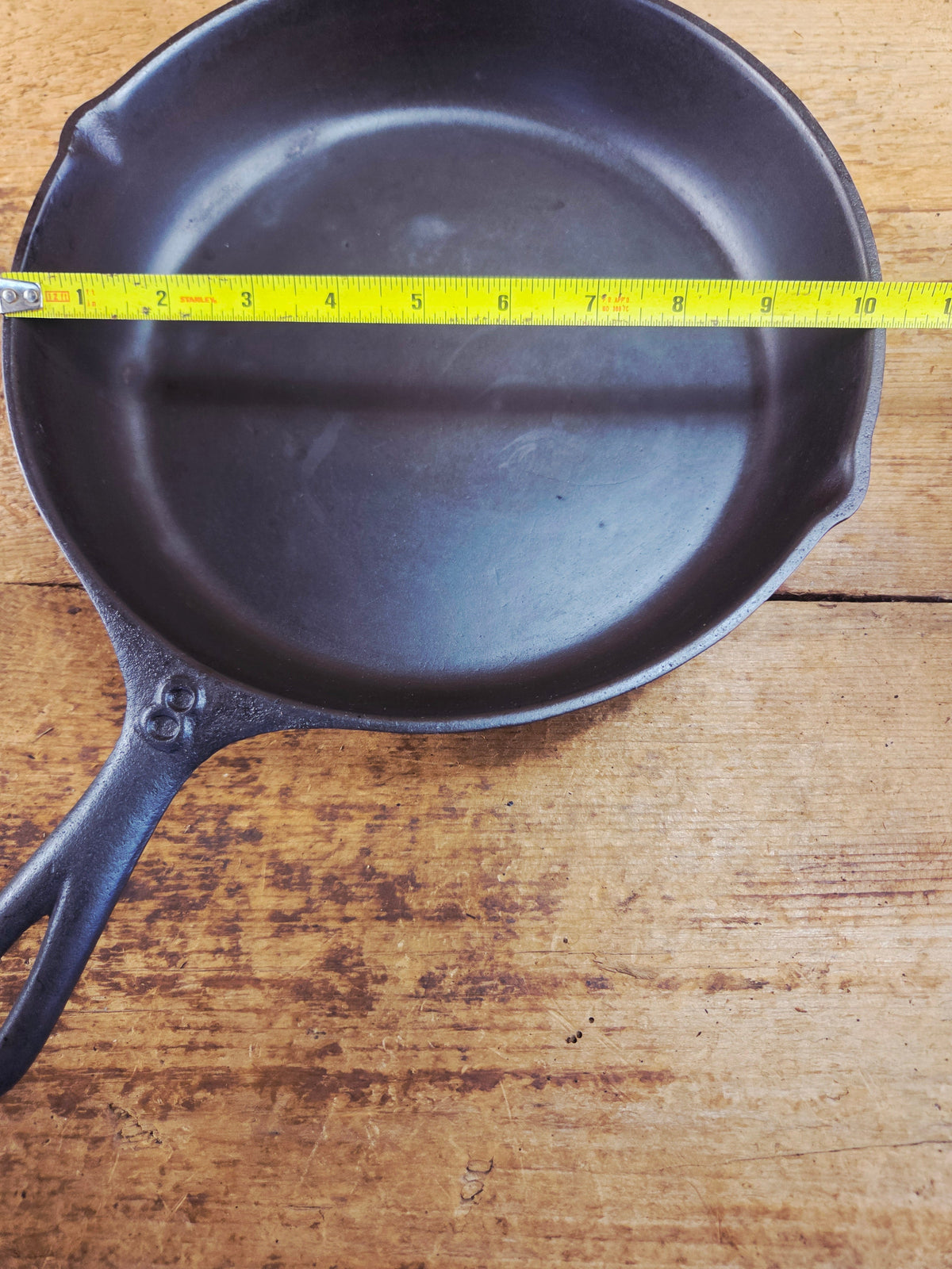 PRICED TO SELL! Great daily user Mystery #8 Skillet with Heat Ring and X Makers Mark. Handles beautifully Skillet