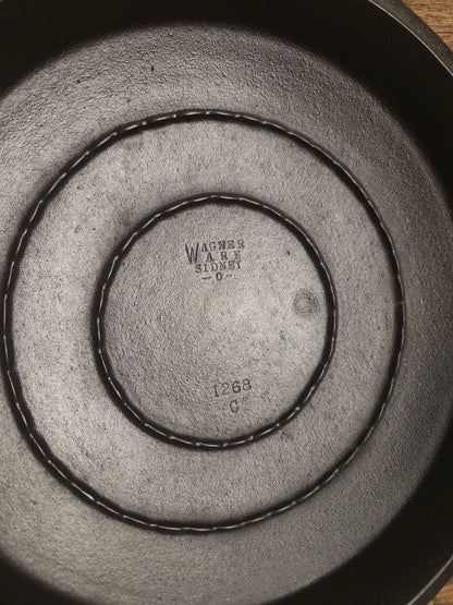 1930's Beautiful! Wagner #8 Dutch Oven with Ring pattern Lid, 1268.  Perfect for soups, breads or stews! (Copy)