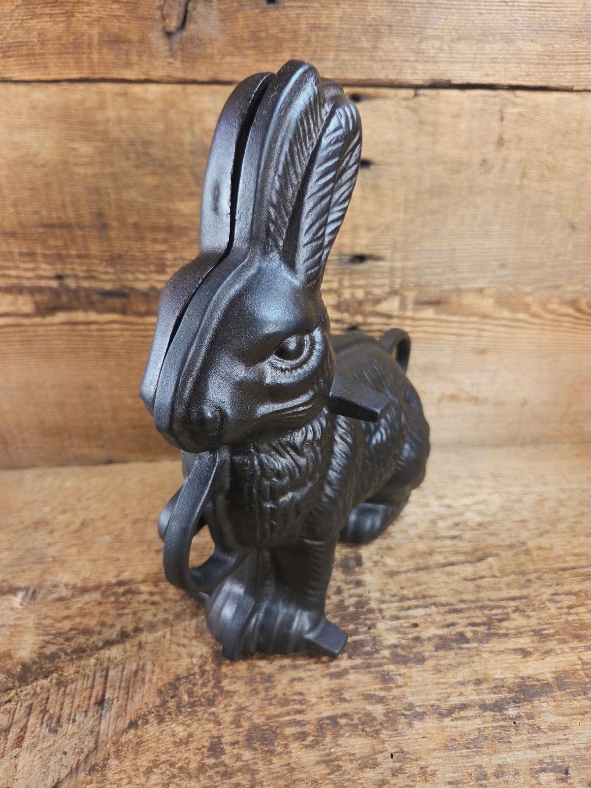 Fantastic for Christmas Spring or Easter! #898 Griswold Bunny Cake Mold ready to use! Bakeware