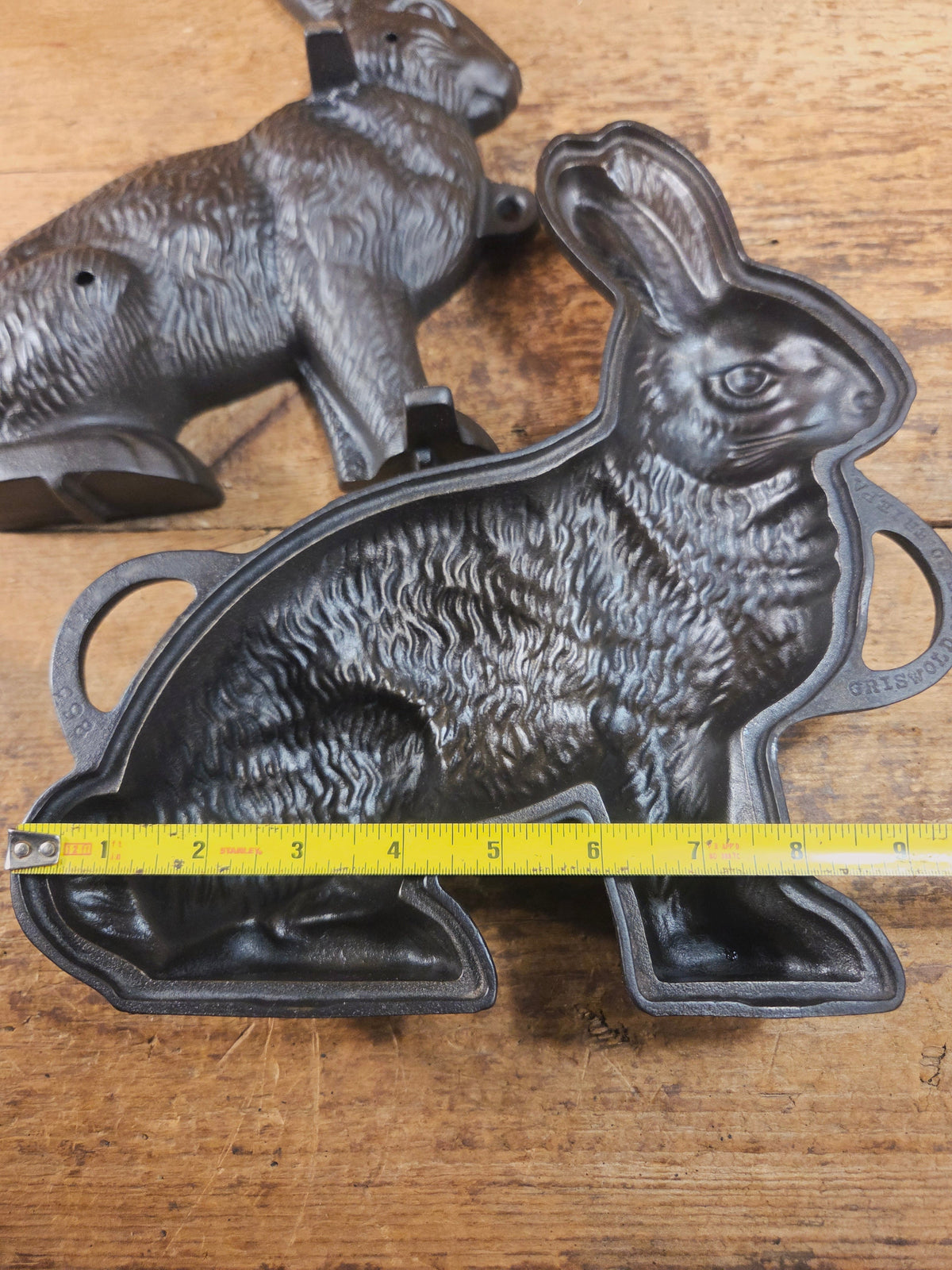 Fantastic for Christmas Spring or Easter! #898 Griswold Bunny Cake Mold ready to use! Bakeware