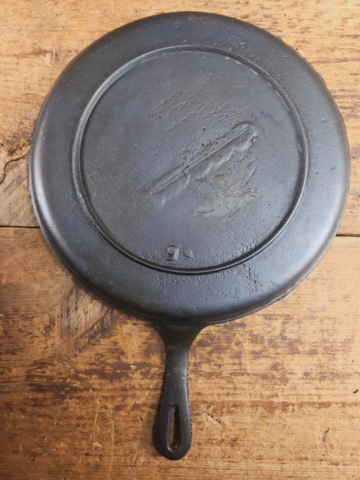 Late 1800’s Antique #9 Round Stove Eye Griddle with Gate mark and Raised 9 straight handle Griddle